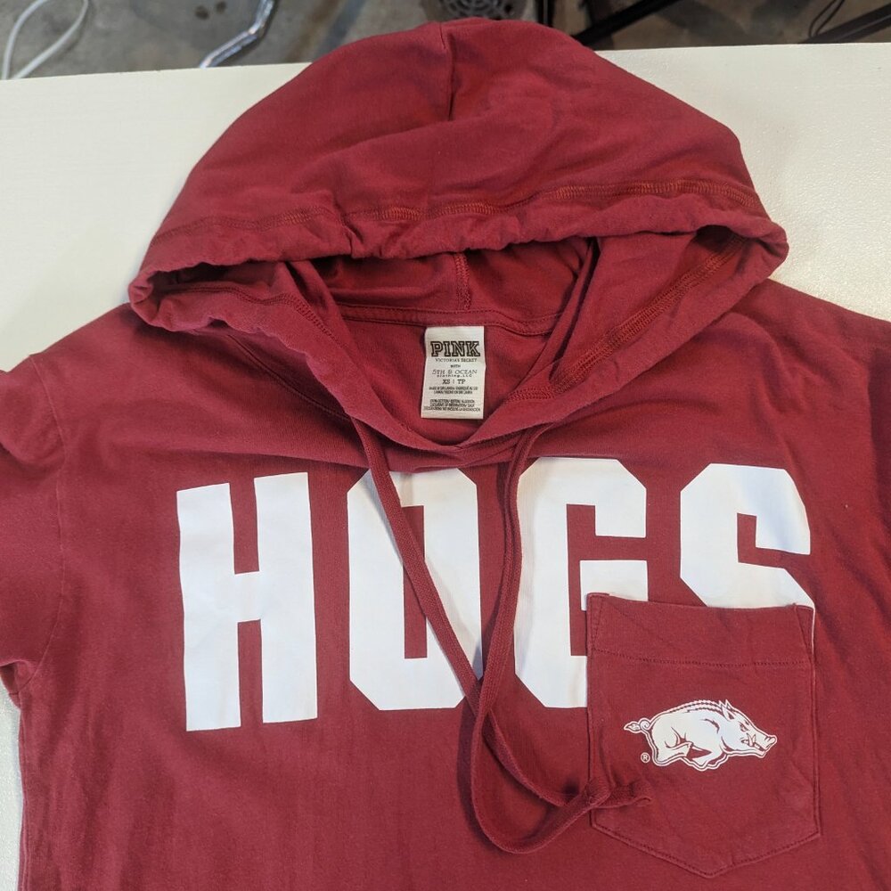 Pink by Victoria's Secret XS Fits Like M Arkansas Razorback Tee Shirt Hoodie - Picture 11 of 13